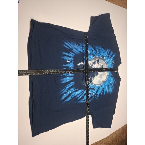 Vintage Wolf Howling At Moon Dark Blue T-Shirt Gildan Heavy Cotton 2XL - Picture 4 of 4